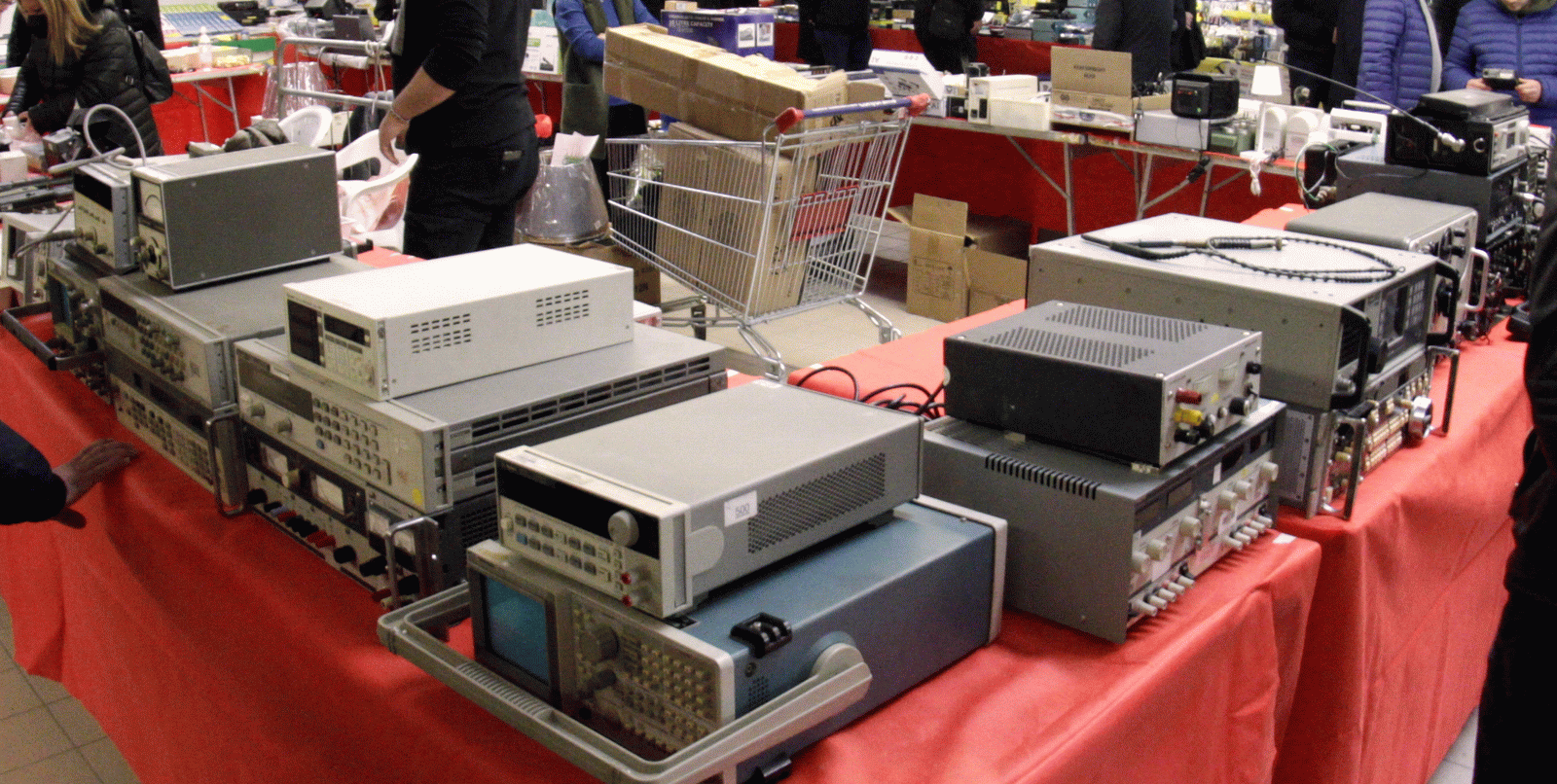 Fiera_elettronica_radioamatore_febbraio_2023_Strumentazione_01_1600.gif