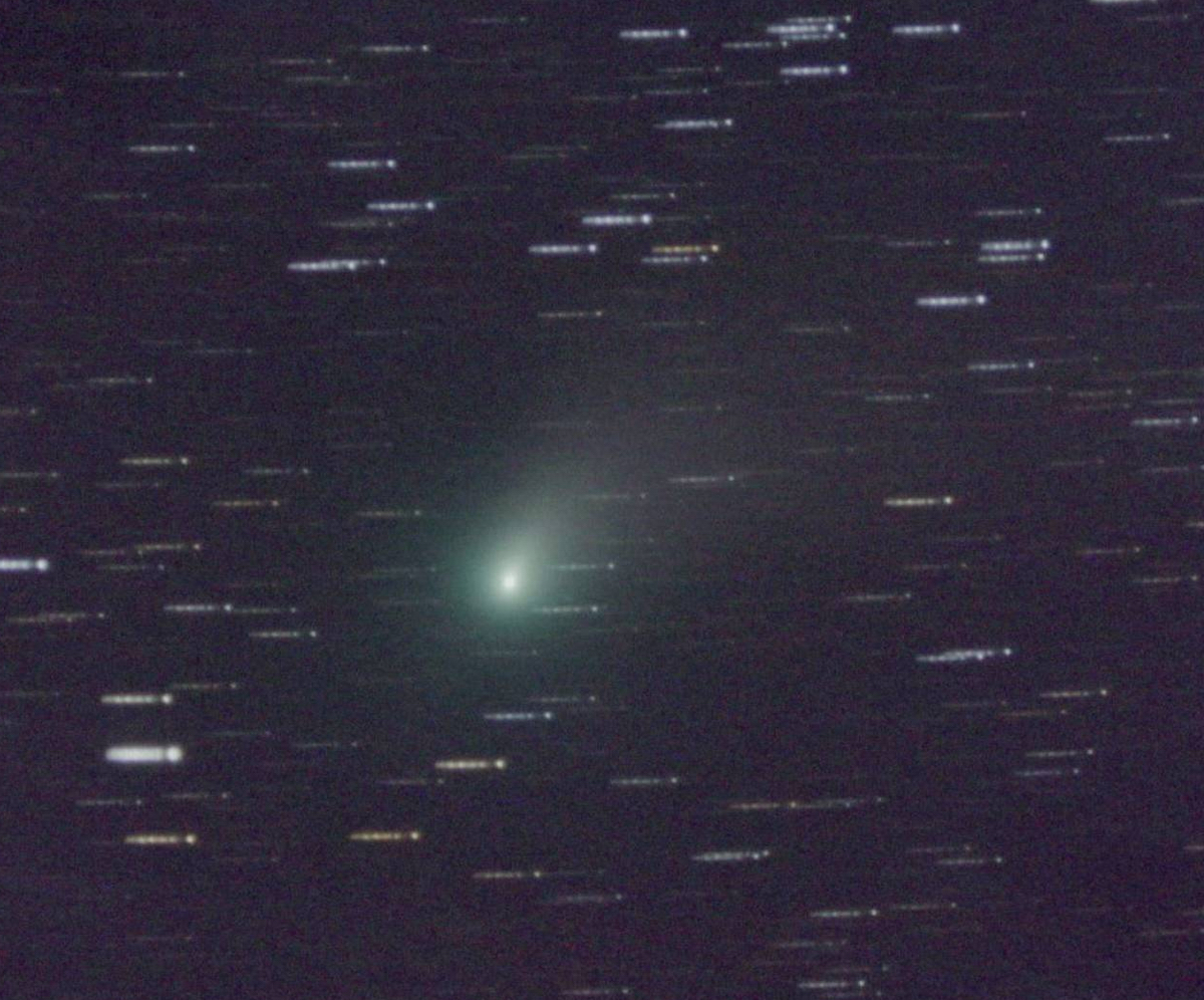 Cometa_C-2022_E3_ZTF_Equinox_crop3_Forum_ADIA_Astronomia_1200.jpg