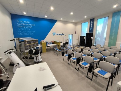 Meeting_42_sala_e_cartelline.jpg