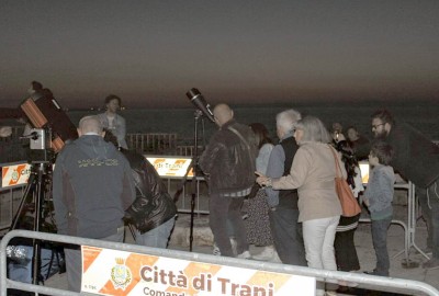 Serata_Trani_2023_C8_e_Binocolo_osservatori.jpg