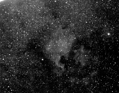 NGC7000_50x15sec_Canon_50mm_f-2_Magzero_MZ5m_35nM_B_W_Forum_ADIA.JPG